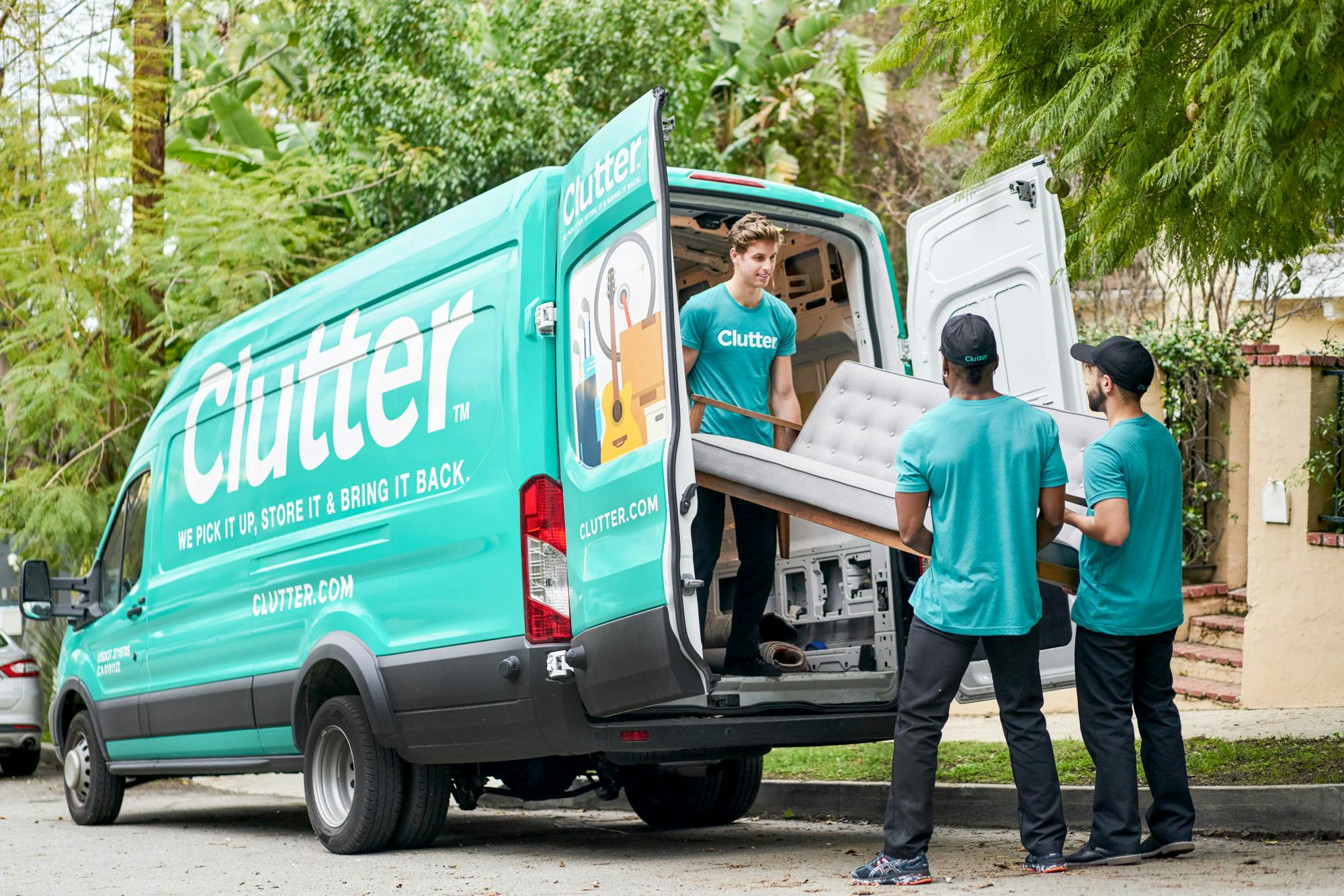 Clutter Moving & Storage logo